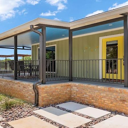 Blumenhaus Sleeps 6 Full Kitchen Plus Hot Tub 프레드릭스버그 외부 사진