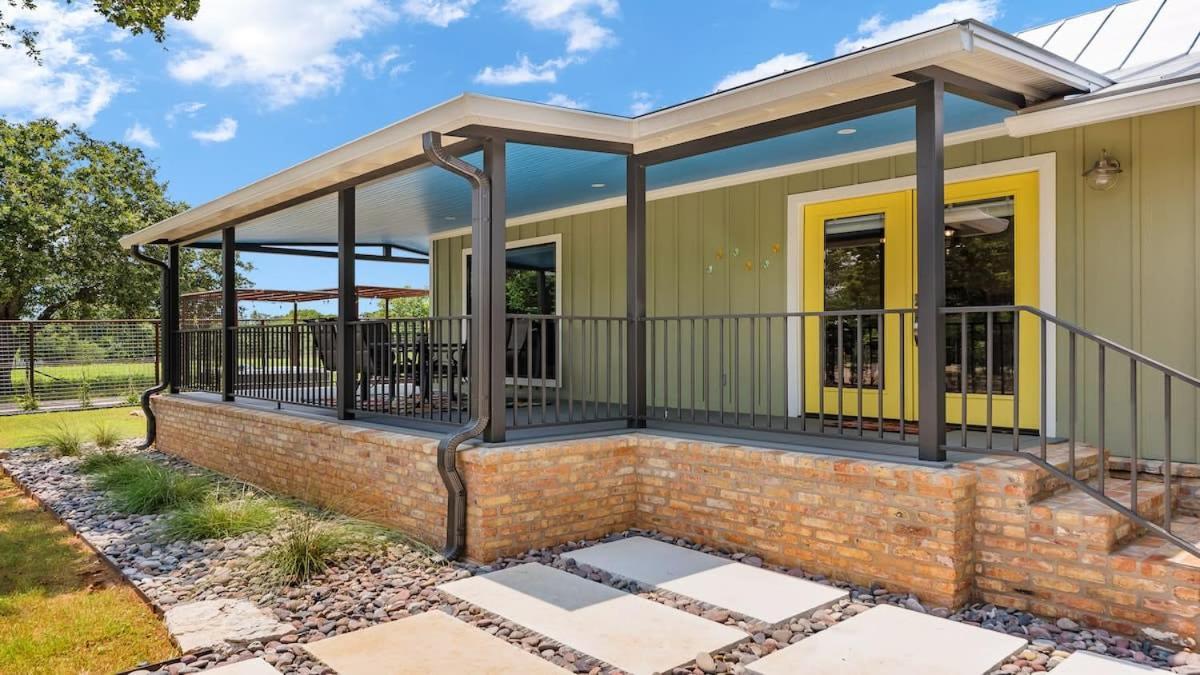 Blumenhaus Sleeps 6 Full Kitchen Plus Hot Tub 프레드릭스버그 외부 사진