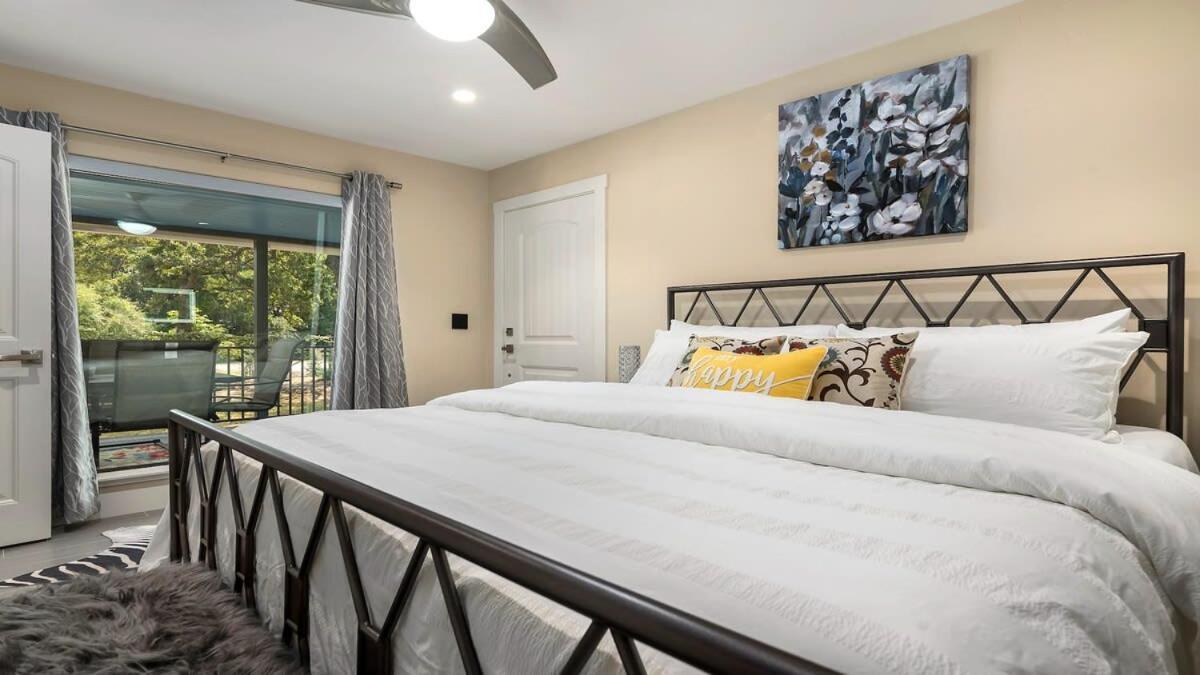 Blumenhaus Sleeps 6 Full Kitchen Plus Hot Tub 프레드릭스버그 외부 사진