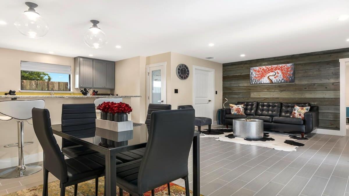 Blumenhaus Sleeps 6 Full Kitchen Plus Hot Tub 프레드릭스버그 외부 사진