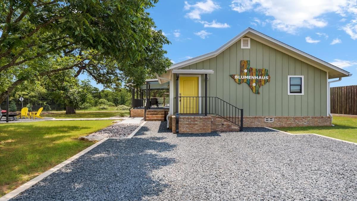 Blumenhaus Sleeps 6 Full Kitchen Plus Hot Tub 프레드릭스버그 외부 사진